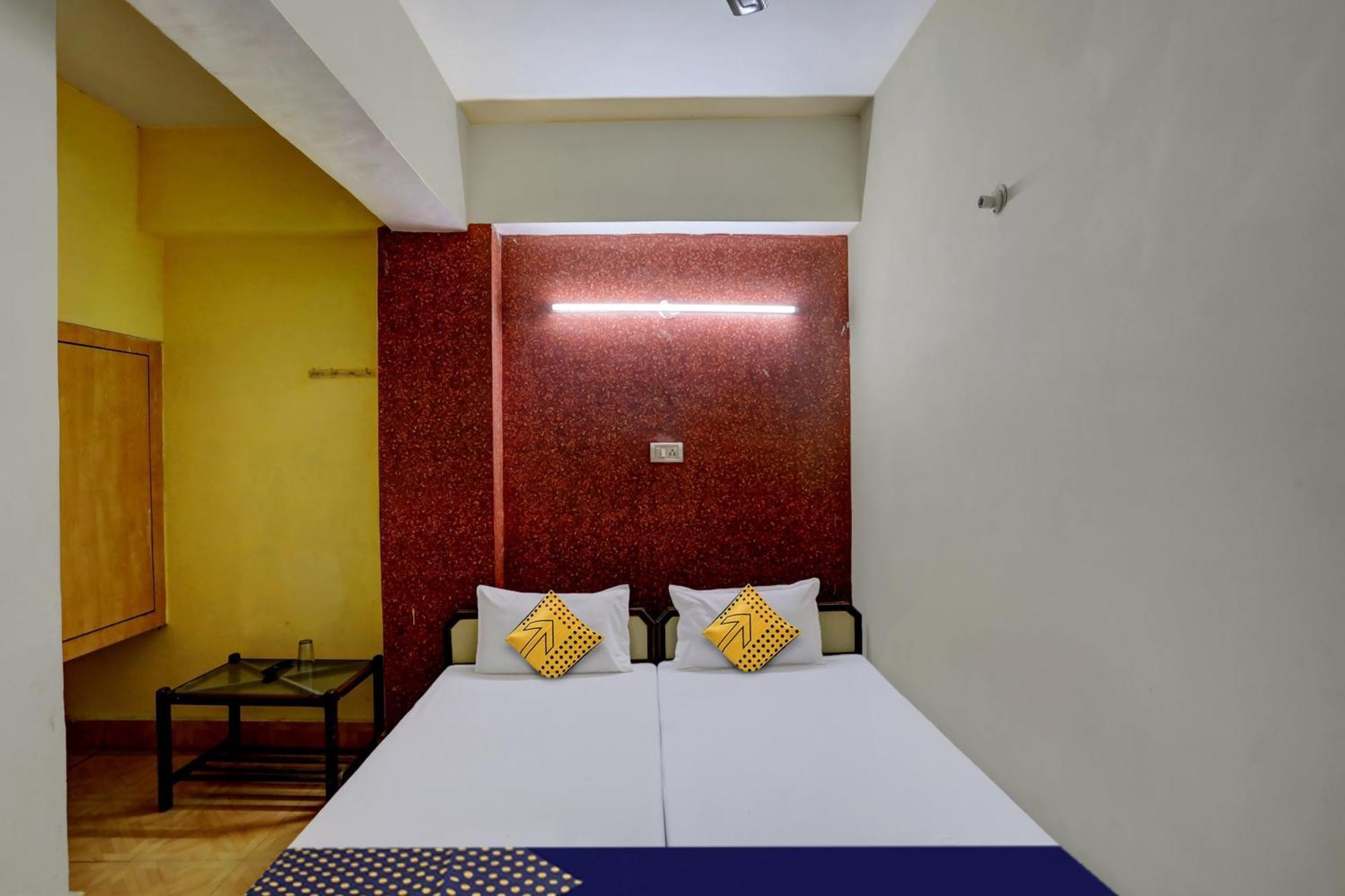 Spot On 81542 Hotel Aryavart Kanpur Exterior photo